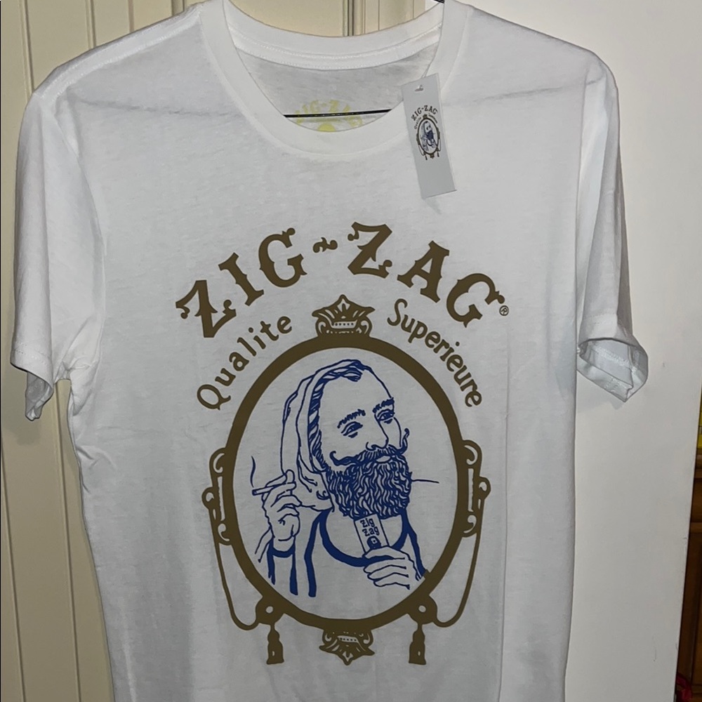 White and Blue Short Sleeve Tee with Graphic Design